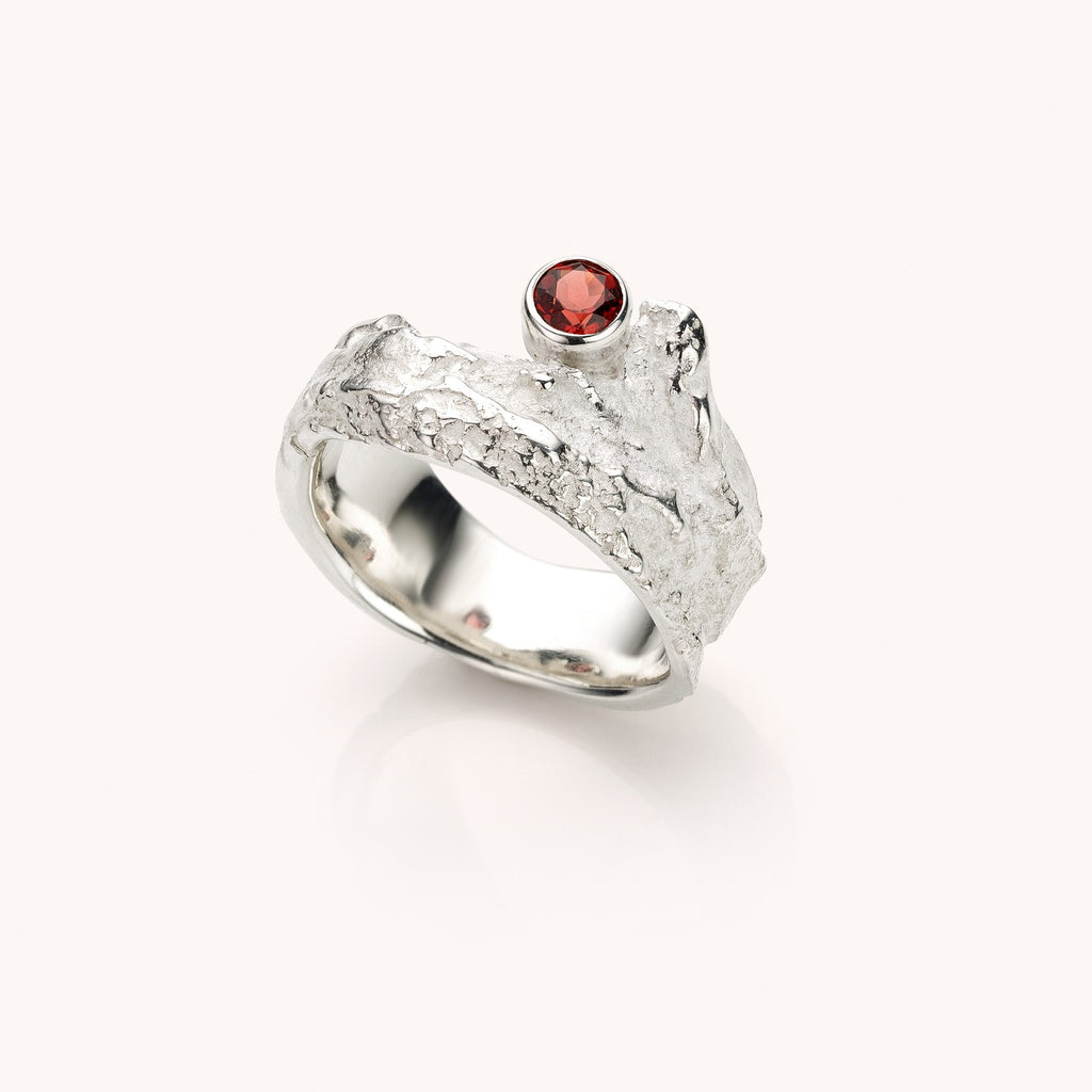 zilveren ring met granaat, saffier of peridoot