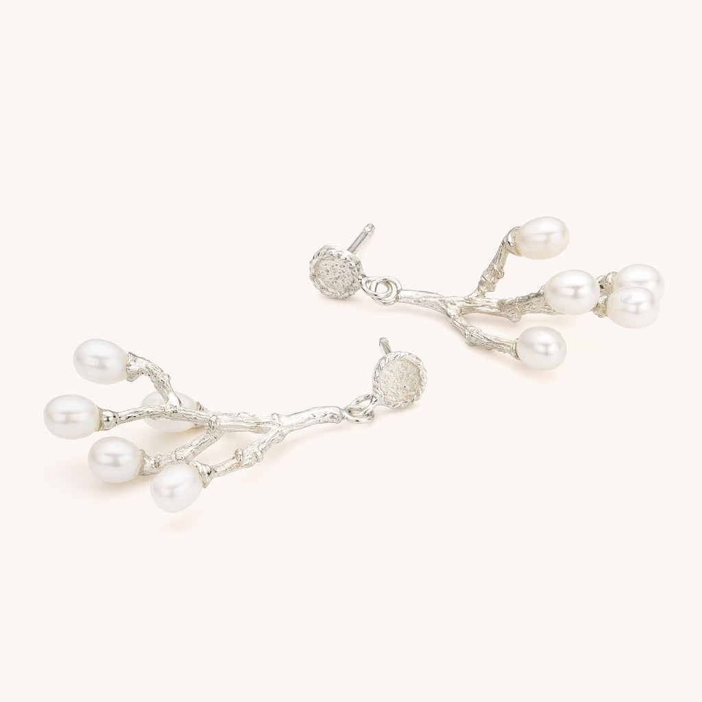 zilveren oorhangers met parels