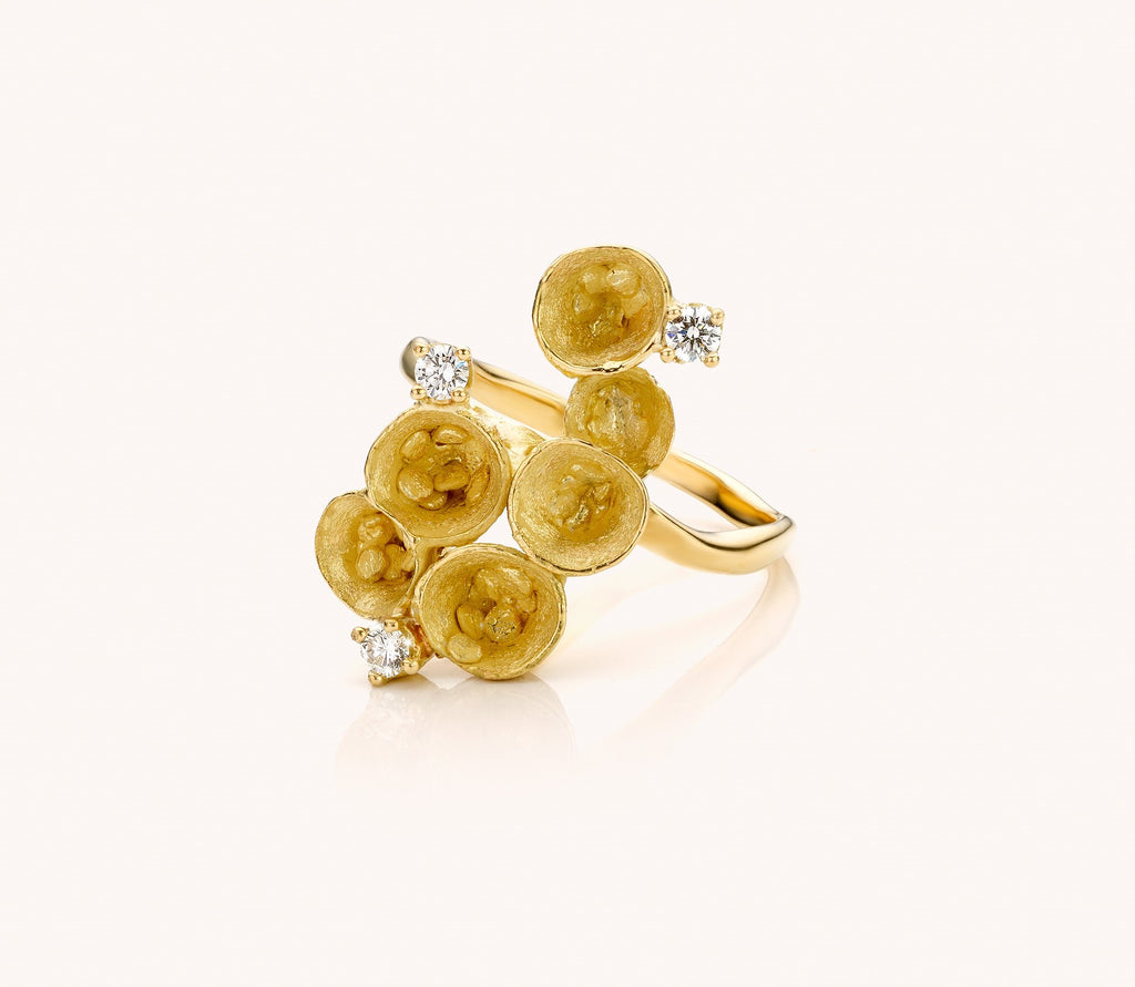organische ring in geelgoud met diamanten