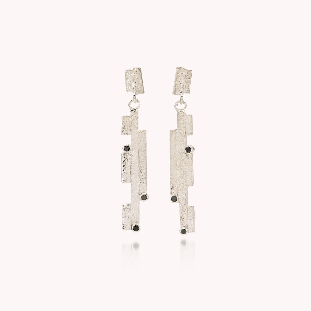 zilveren oorhangers met zwarte spinel