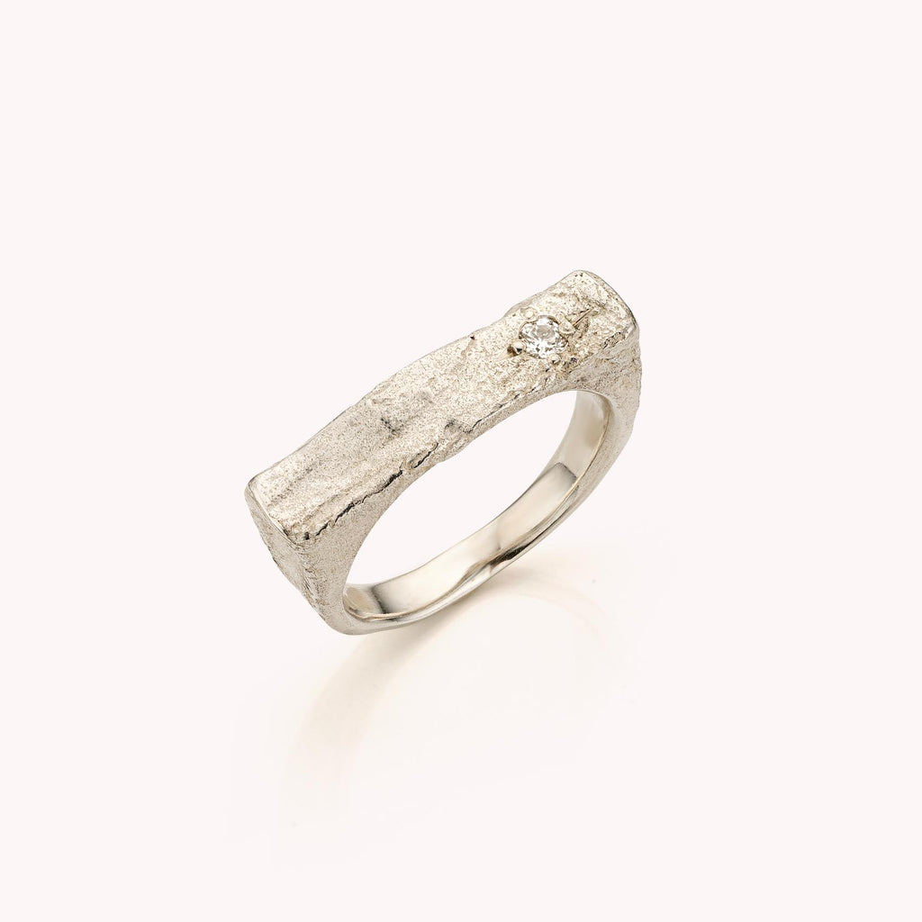 zilveren ring met edelsteentje