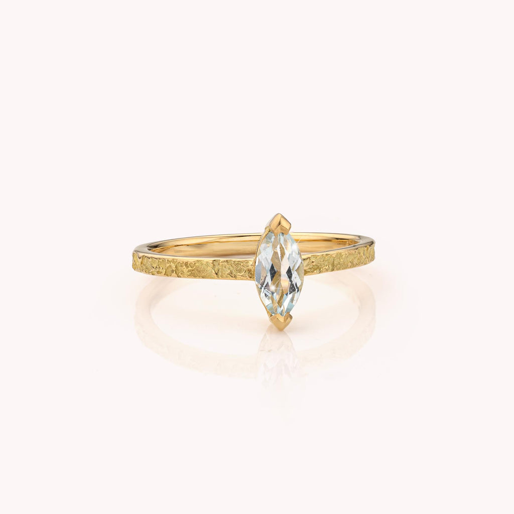 gouden ring met marquise geslepen topaas