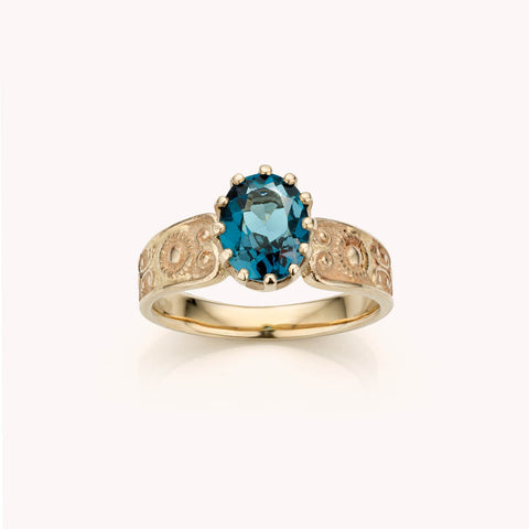 witgouden ring met topaas