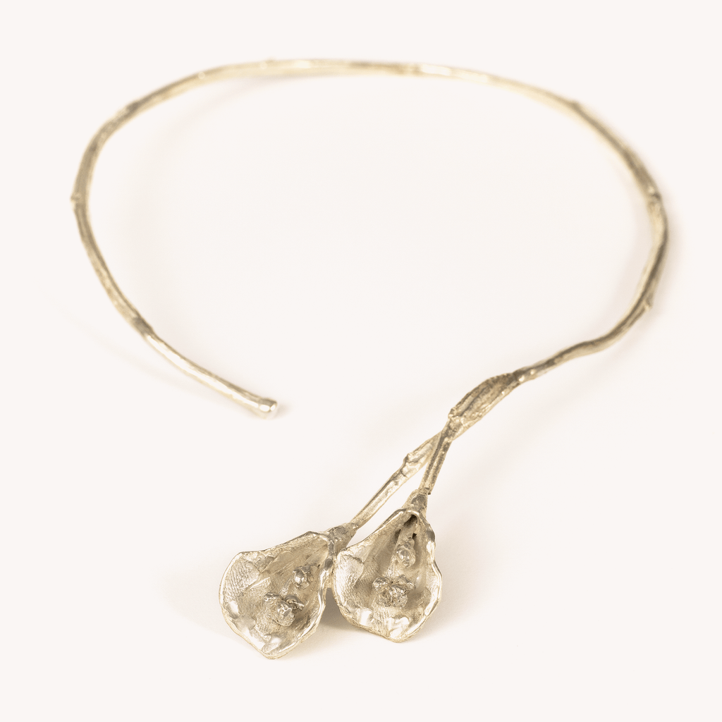 halsketting met bloem in zilver