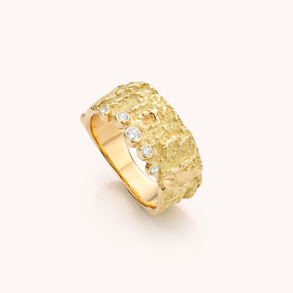 ruwe geelgouden ring met diamant